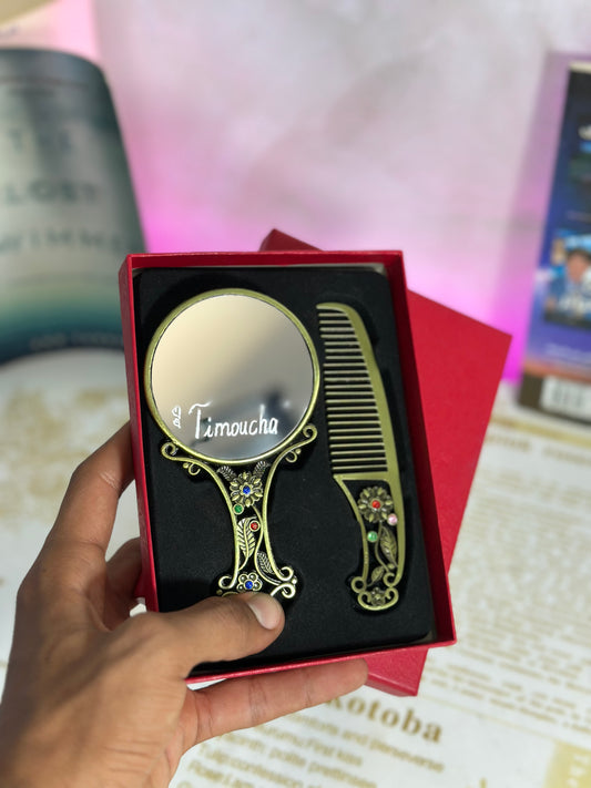 مرايا مزخرفة باسمك… زينة وهدية ما تتنساش ✨